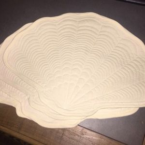 Off-White Seashell Shaped Placemats